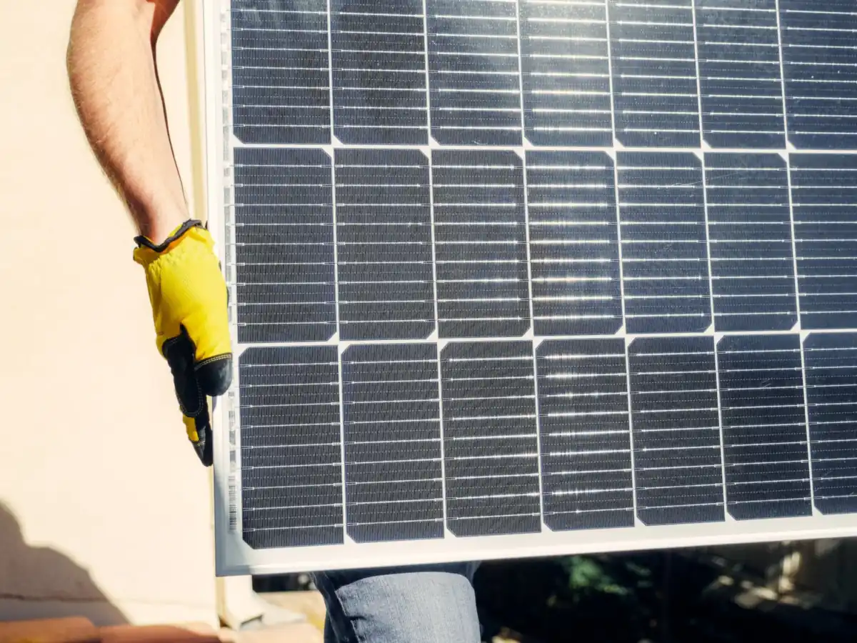 Combien de panneaux solaires pour une maison de 100 m² ?